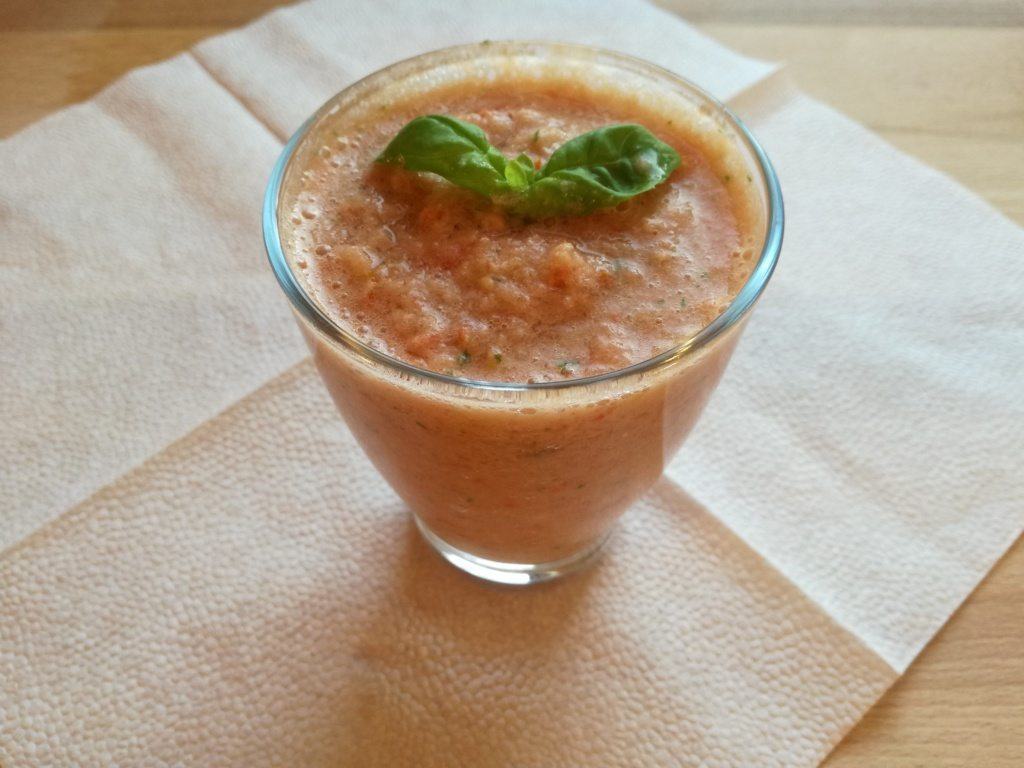 Rajčatovo česnekové smoothie