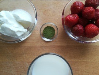 Jogurtovo mléčný jahodový koktejl (recept) - návrat do dětství