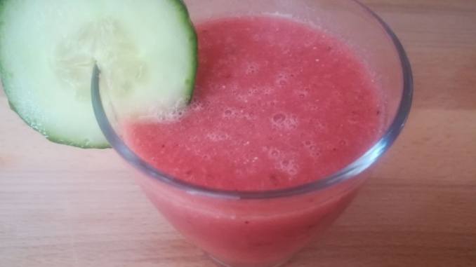 Detoxikační osvěžující melounovo okurkovo česnekový nápoj (recept)