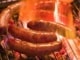 Bratwurst - tradiční německá uzenina, kterou byste měli určitě ochutnat