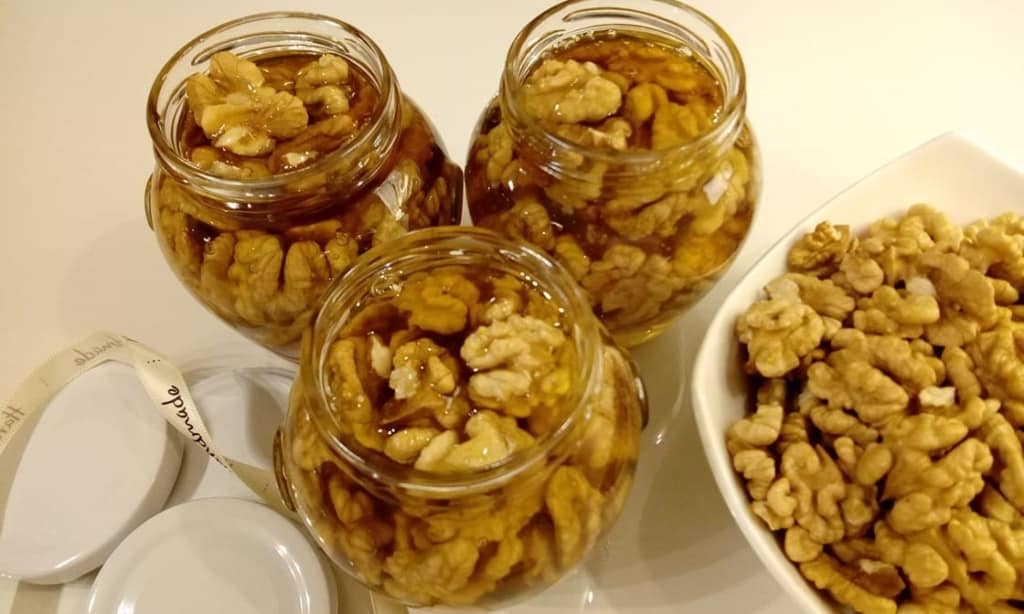 Ořechy v medu (recept) - zdravý a chutný dárek pro vaše blízké
