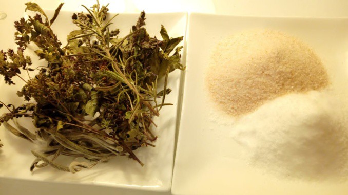 Bylinková sůl s libečkem (recept) - koření do polévek a salátů