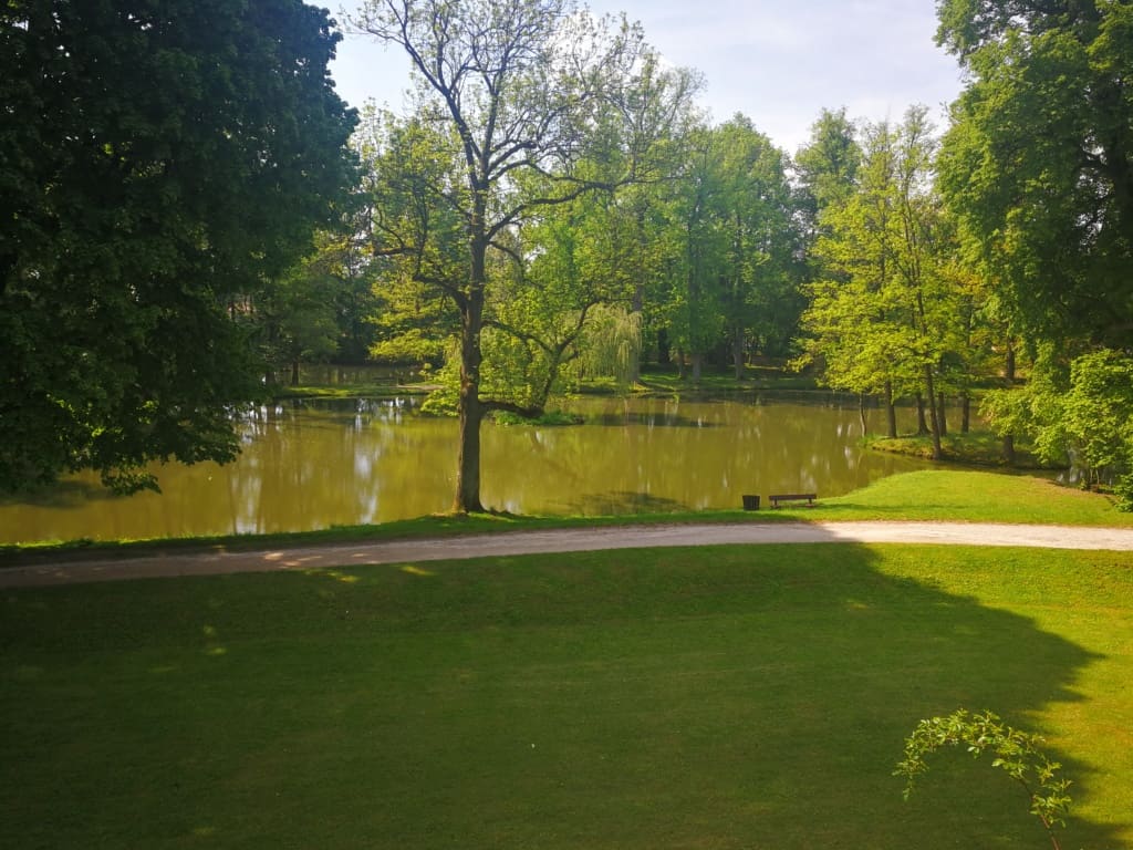 Březnice - státní zámek a bylinková zahrada