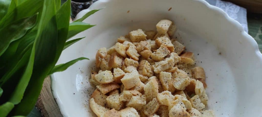 Nádivka s medvědím česnekem (recept): vynikající nejen na Velikonoce